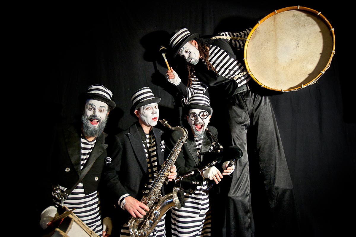 banda-as-riscas