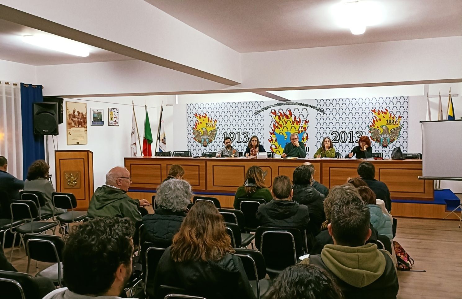 reuniao-almada-abril