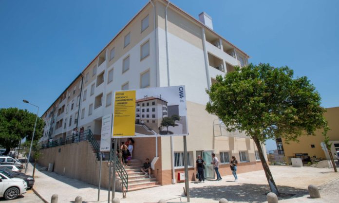 Edifício requalificado no Laranjeiro