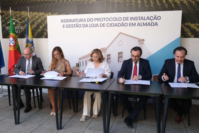 Assinatura dos protocolos para a futura Loja de Cidadão de Almada